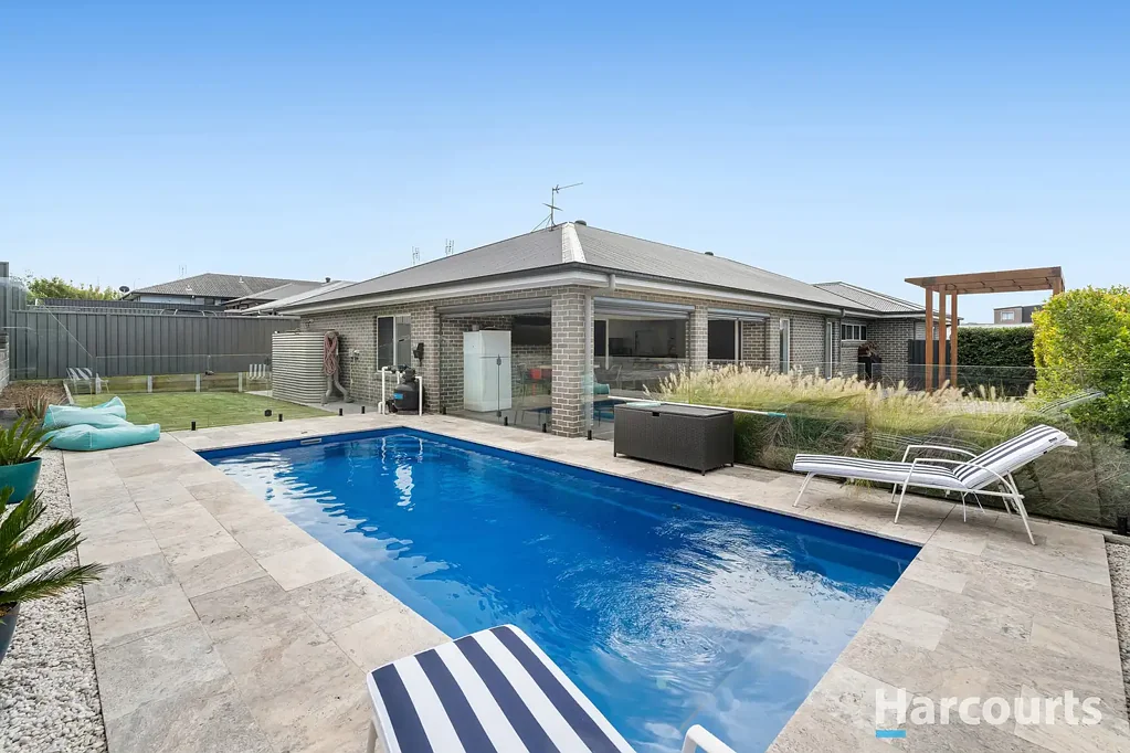 Farley 4房  Spacious family living dialled up with impressive alfresco areas