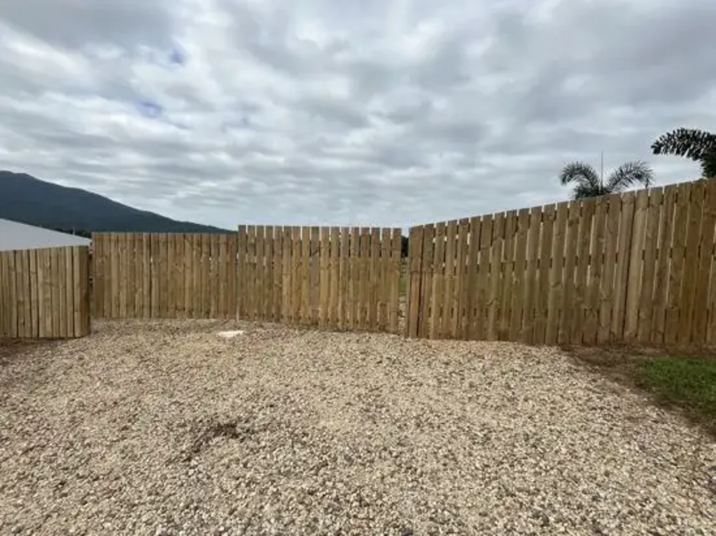 Tully  Elevated Fully fenced block