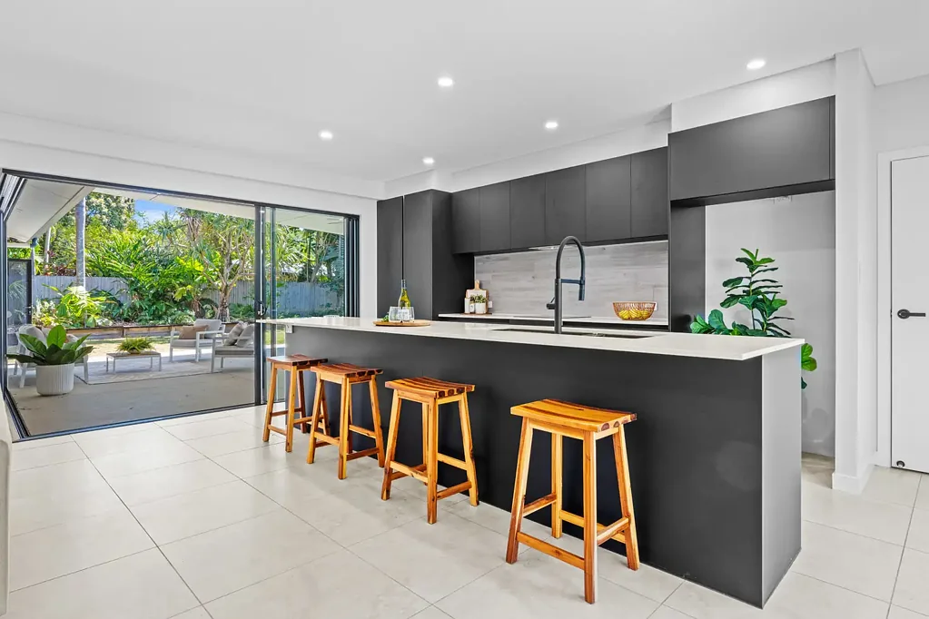 Kewarra Beach 3બેડરૂમ Contemporary Living | 300m From The Beach | Seamless Outdoor Entertaining