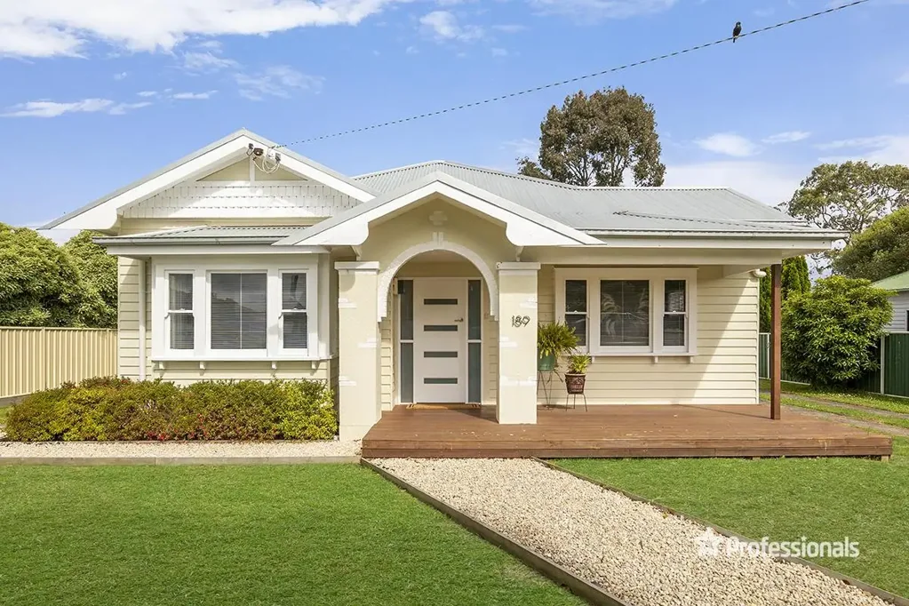 MODERN 3 BEDROOM HOME