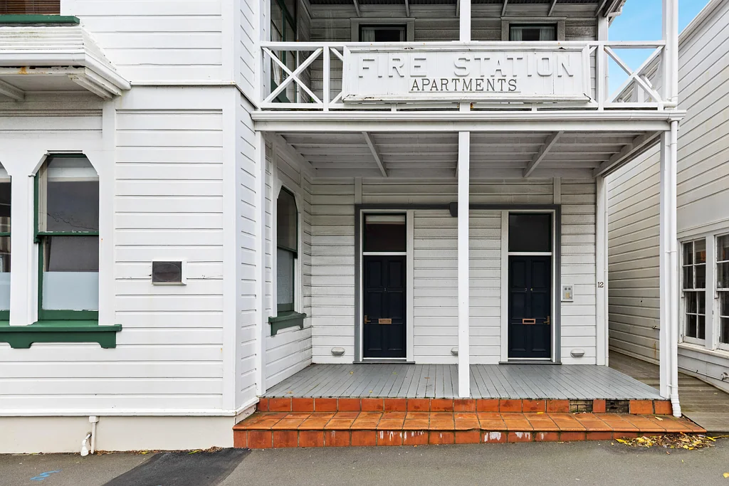 Thorndon 2Phòng ngủ Historic Character, Modern Comfort - BEO $620,000