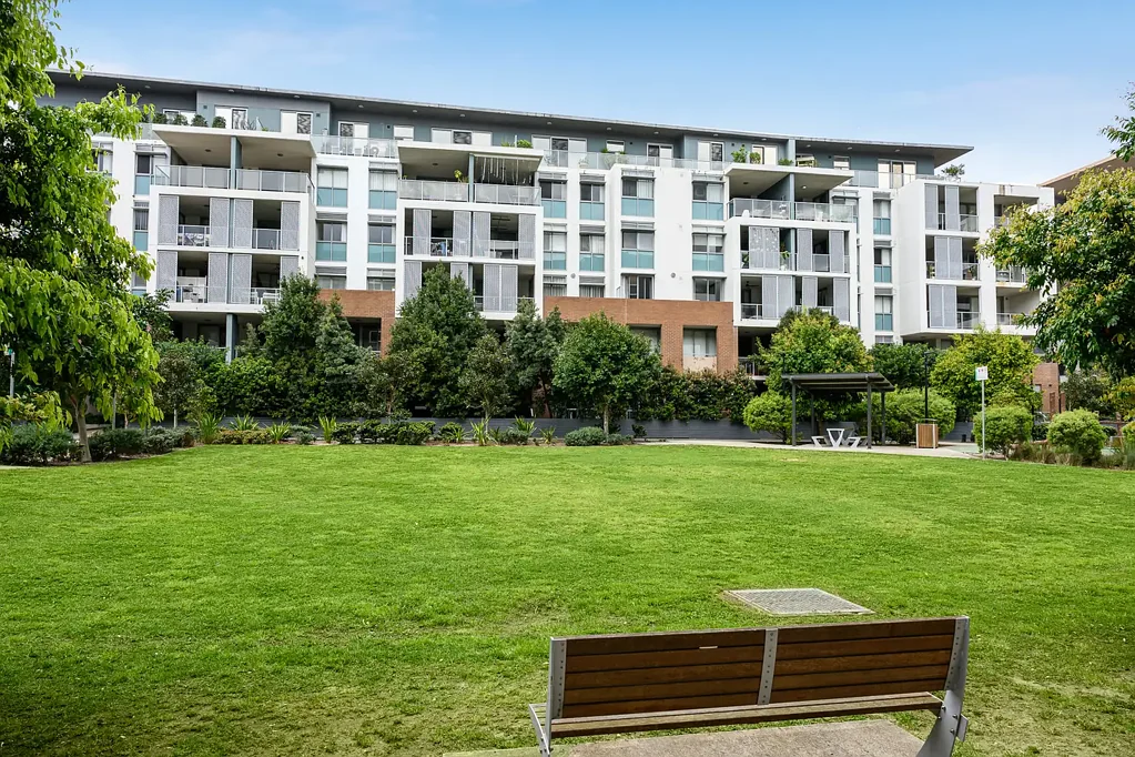 Botany 1બેડરૂમ Sunlit Park Grove Retreat with East-Facing Balcony