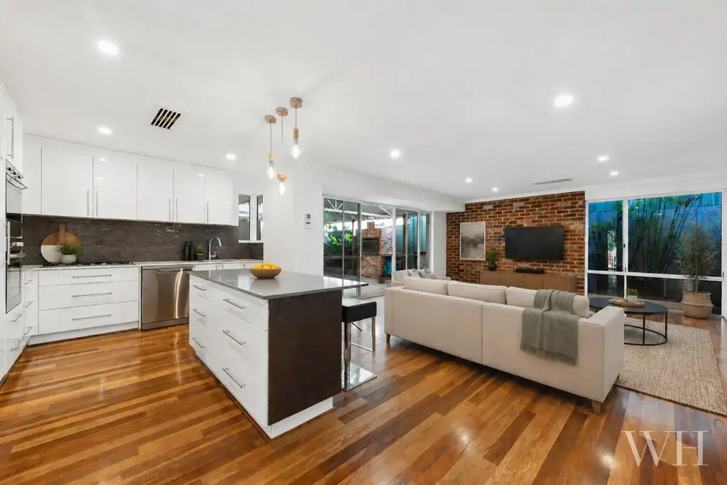 East Fremantle 4 Bedroom Spacious Living, Timeless Style & Superb East Fremantle Location