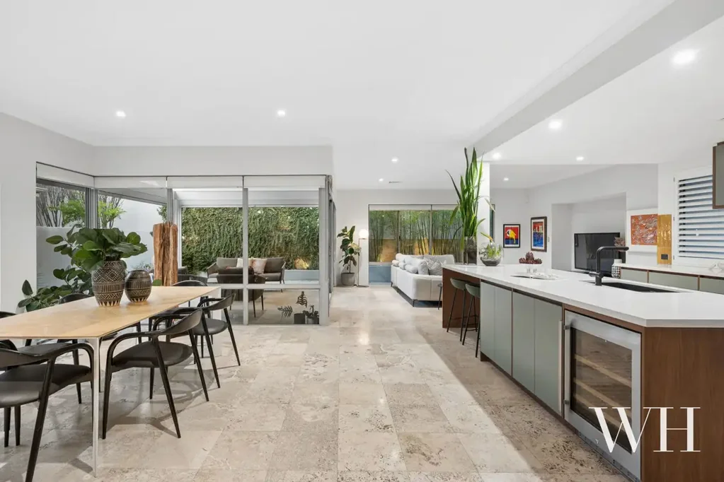 North Coogee 4chambre Light-Filled Luxury in Idyllic Coastal Setting