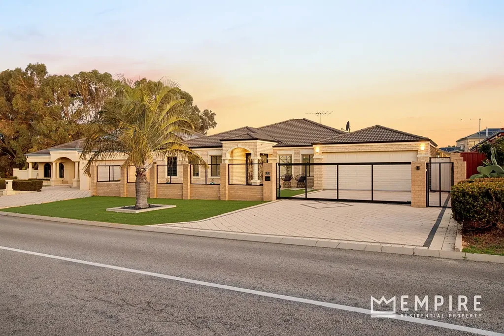 Spearwood 4房  Spacious Family Entertainer Close to the Coast!