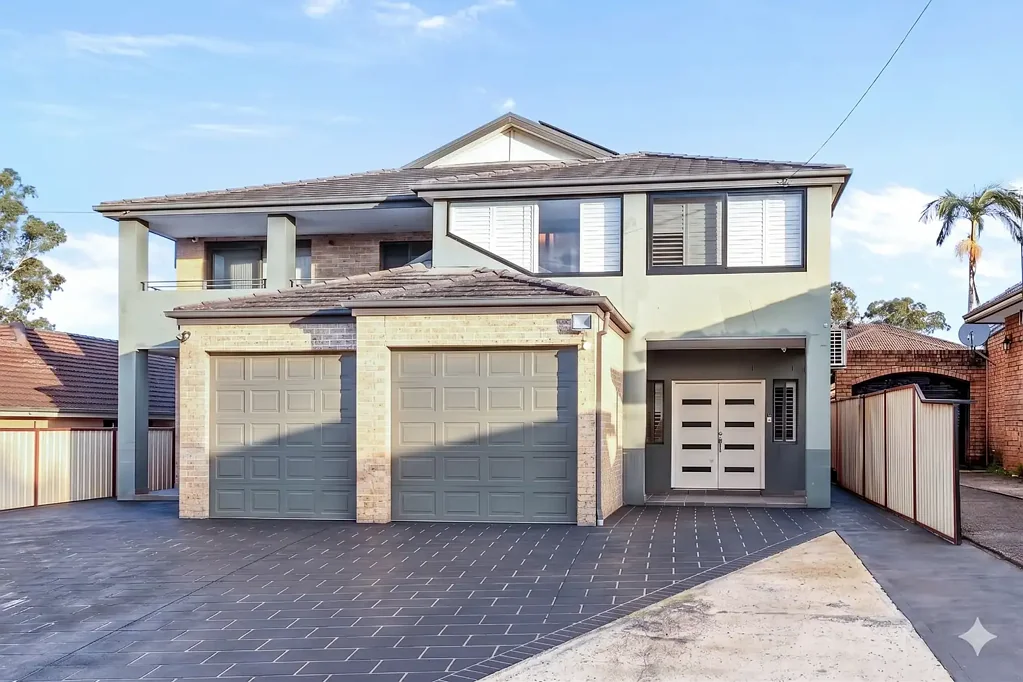 Chester Hill 3ห้องนอน Spacious North Facing Duplex in the heart of Chester Hill