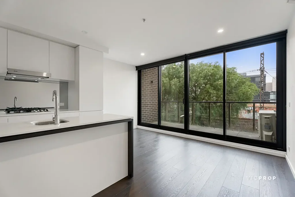 MODERN APARTMENT IN THE HEART OF RICHMOND