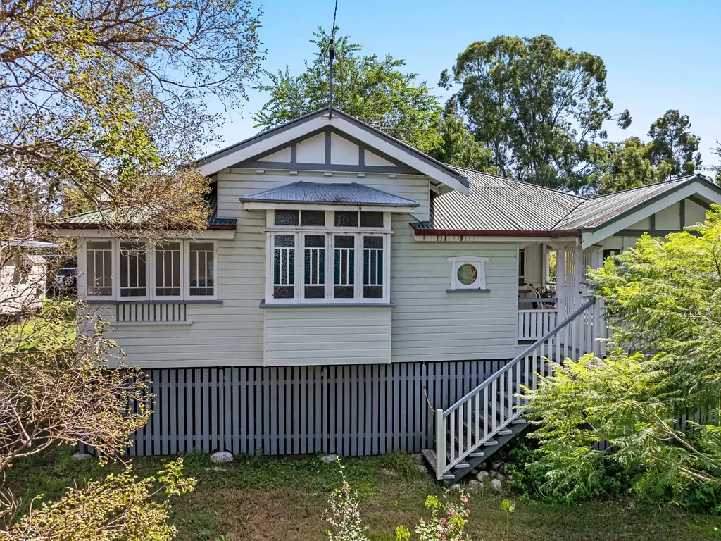 Warwick 3ਬੈੱਡਰੂਮ HALF an ACRE, CIRCA 1920 RESIDENCE, YOUR VERY OWN SECRET GARDEN...