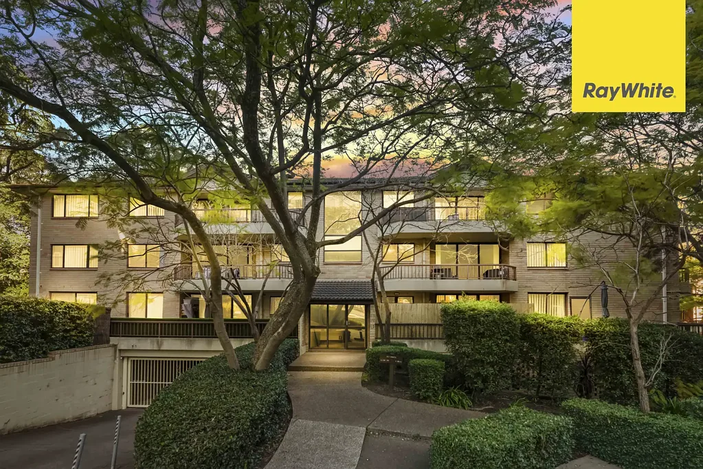 Carlingford 2ਬੈੱਡਰੂਮ Northerly Aspect Corner Unit Mins' To Shops