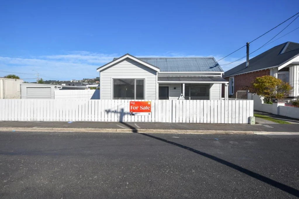South Dunedin 3房  * UNDER OFFER * Stylish standalone home in prime location
