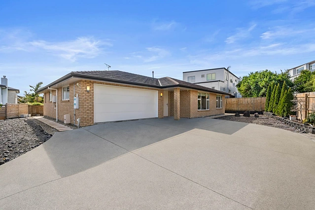 6 Mulroy Place, Pinehill, North Shore City