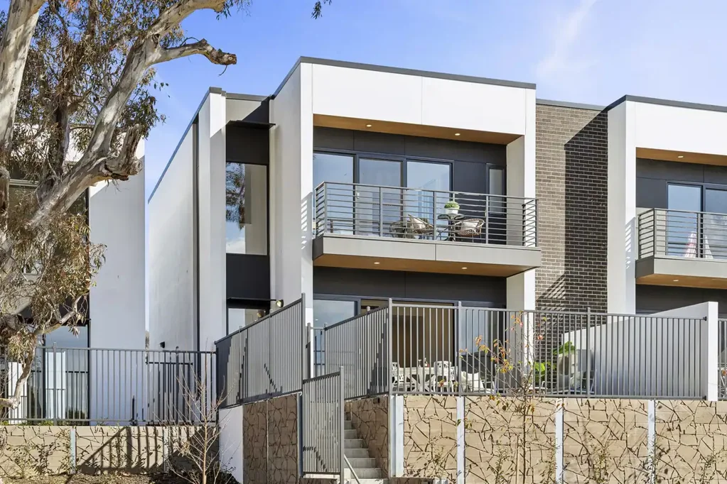 Narrabundah 4房  Executive Luxury, Family Proportions, Unrivalled Outlooks