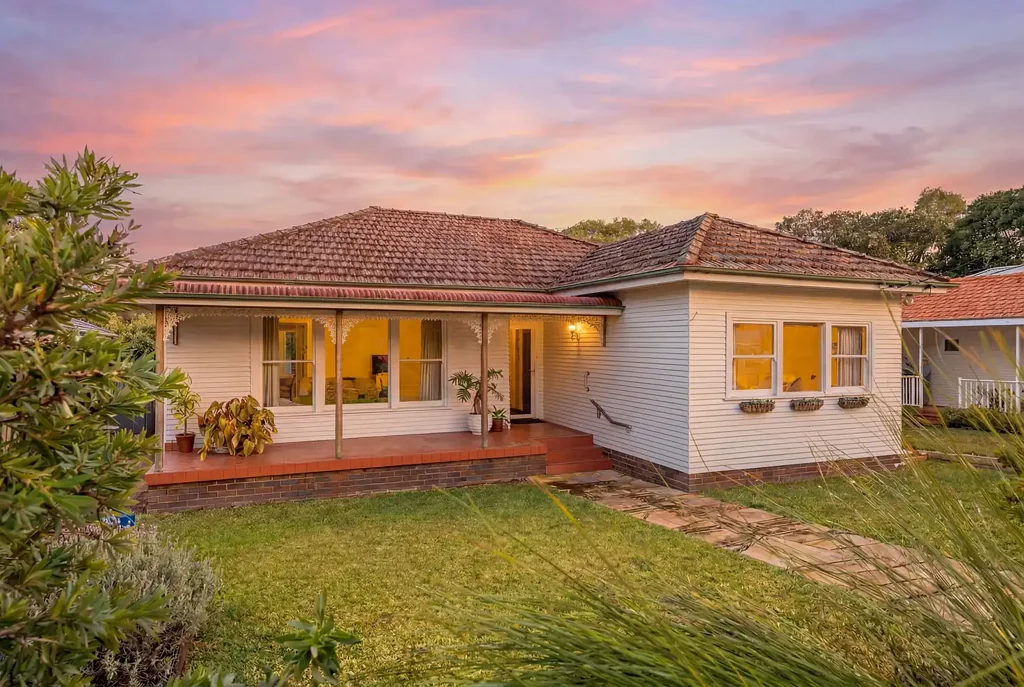 North Ryde 3房 70年来首次上市 - 珍爱家庭住宅，占地约645平方米，潜力无限 First Time Offered in 70 Years - Cherished Family Home on Approx. 645sqm with Exceptional Potential