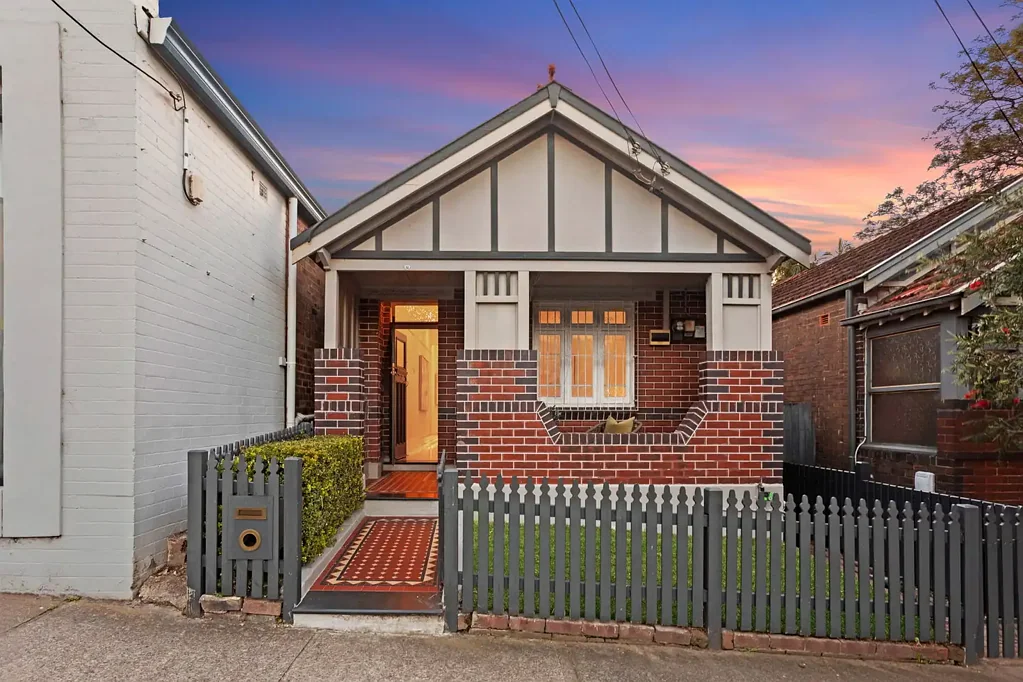 Leichhardt 3Kwarto A Stylishly Renovated Home with Modern Family Ease