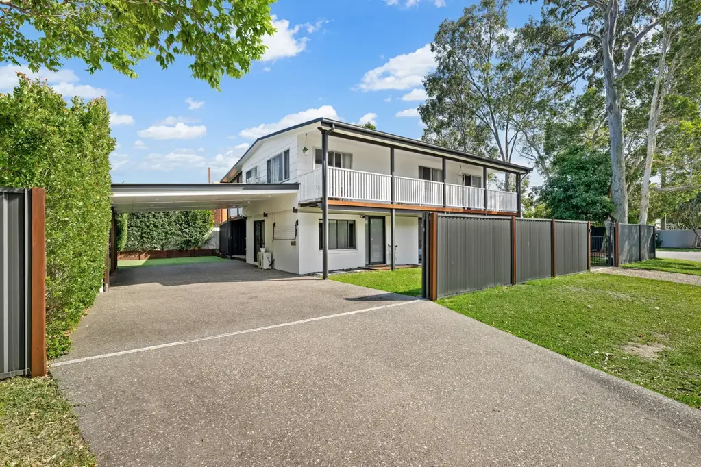Maroochydore 4房  Renovated Dual Living in Sought-After Maroochy Waters