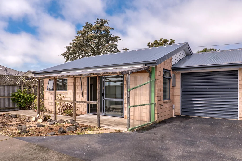 Aranui 2 Slaapkamer Owners Moved Out, And This Must Be Sold!