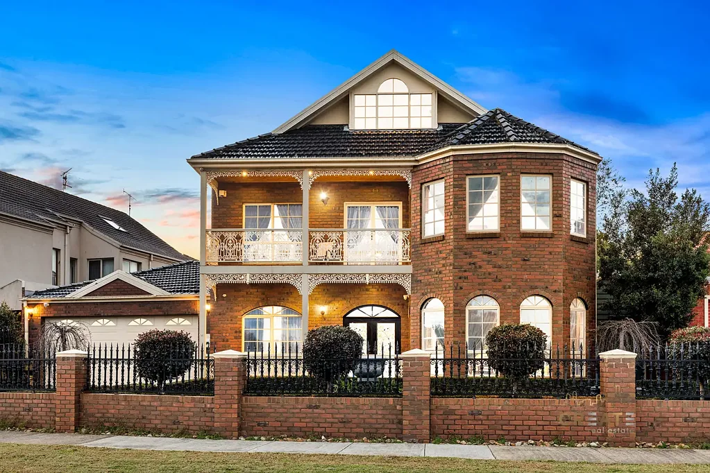 Kealba 5 Bedroom TRIPLE-STOREY ELEGANCE IN MELBOURNE'S MOST PRESTIGIOUS WESTSIDE POCKET