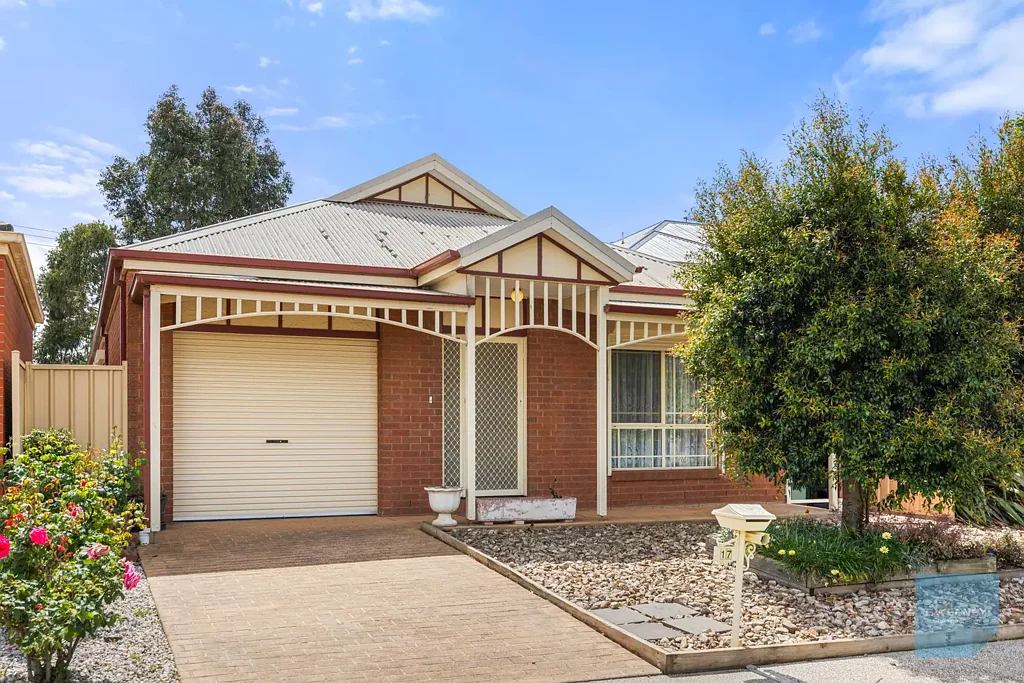 17 St Vincent Way, Caroline Springs, VIC 3023