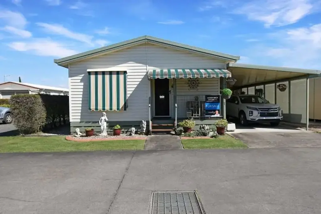 Casino 2 Bedroom Lovely two bedroom home in R V Vilage - great position.