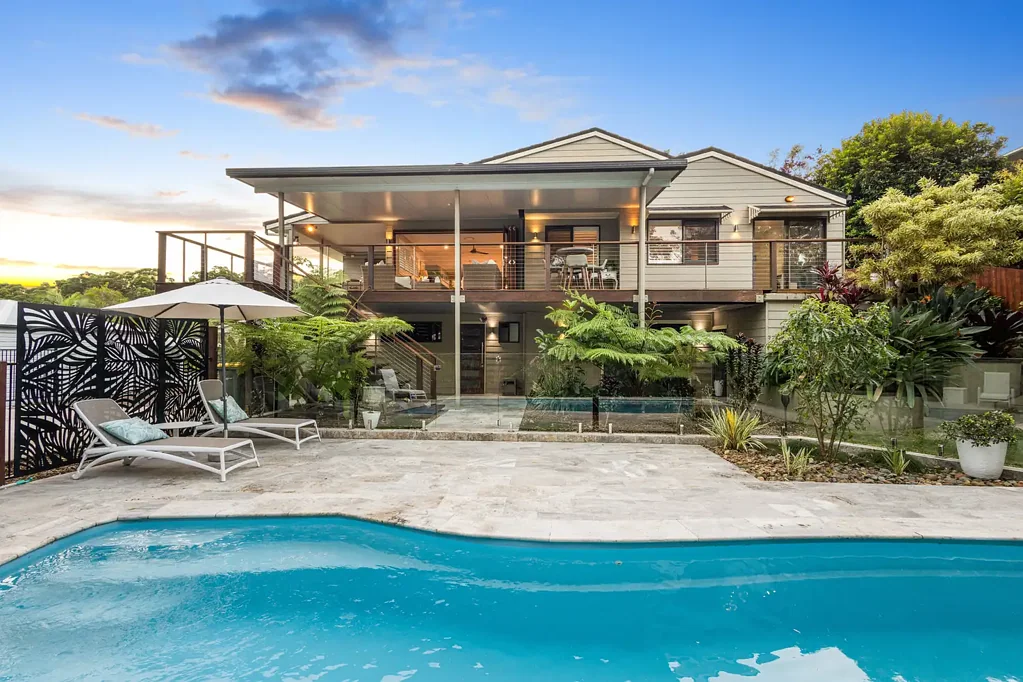 Buderim 4部屋 Elegant Family Living Meets Resort-Style Entertaining