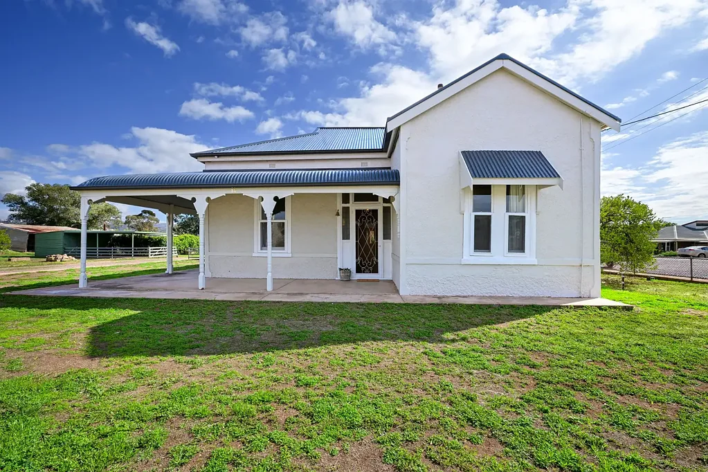 14 Holthouse Street, Wilmington, SA 5485