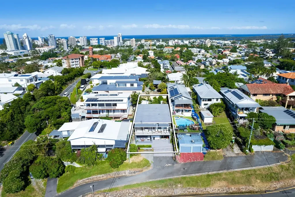 Coolangatta 4房  Cool Mid Century Modern Residence - Dual Living Beachside Kirra