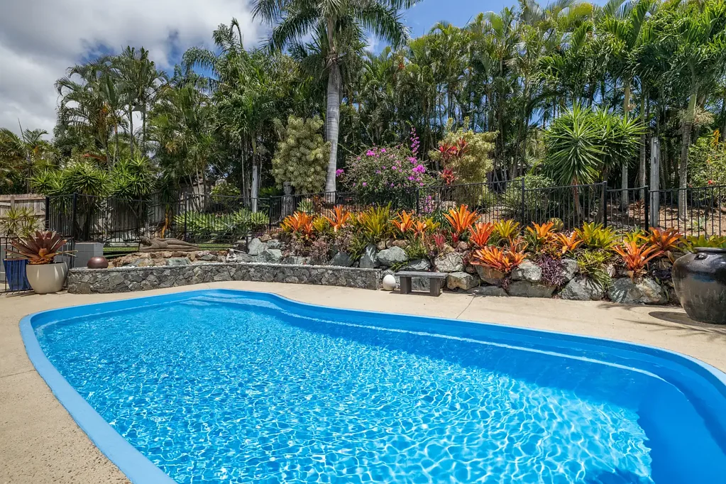 16 Manooka Drive, Cannonvale, QLD 4802