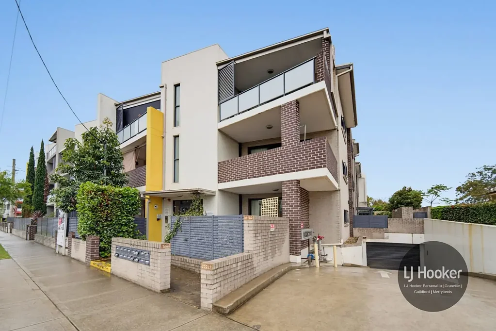 Guildford 2 Slaapkamer Double brick apartment walk to station and shops