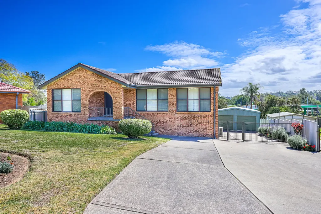 Four Bedroom Home in Quiet Location