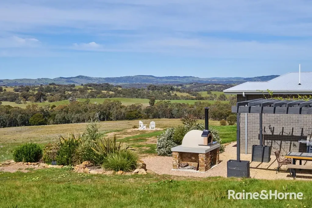 20 Red Gate Lane, Heathcote South, VIC 3523