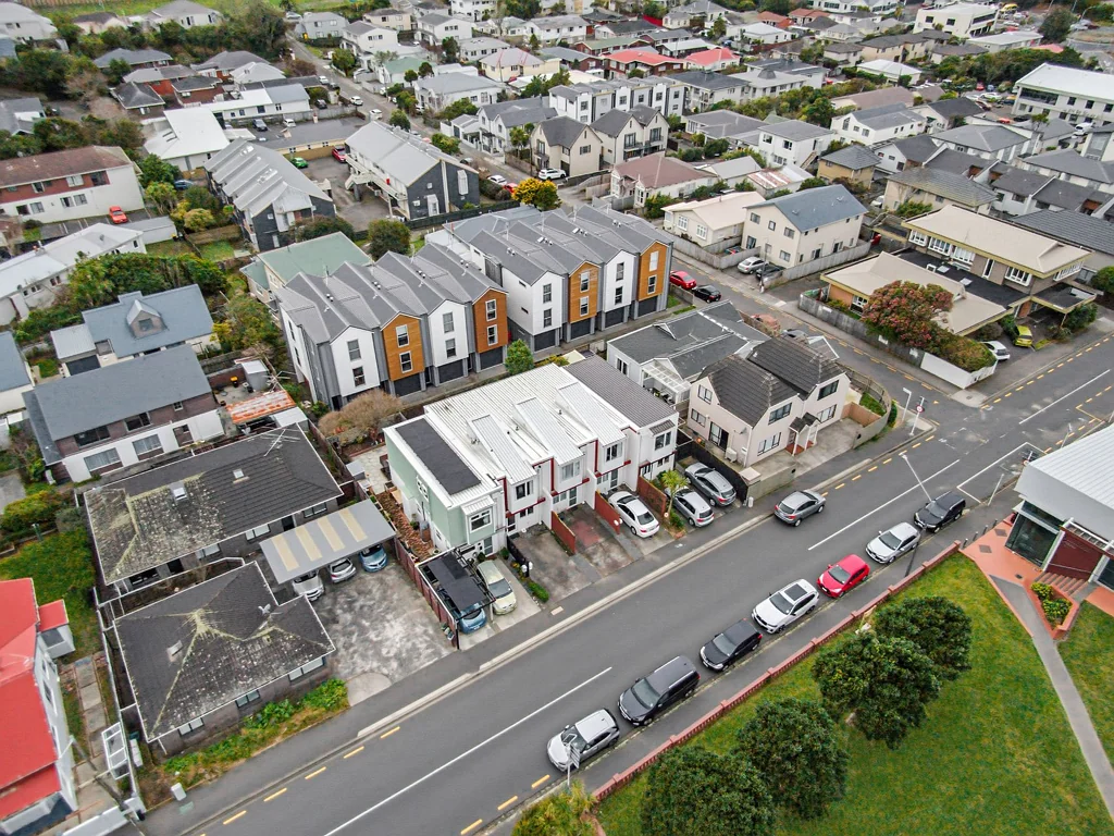 Johnsonville 2 Bedroom Townhouse Ease with Timber Character