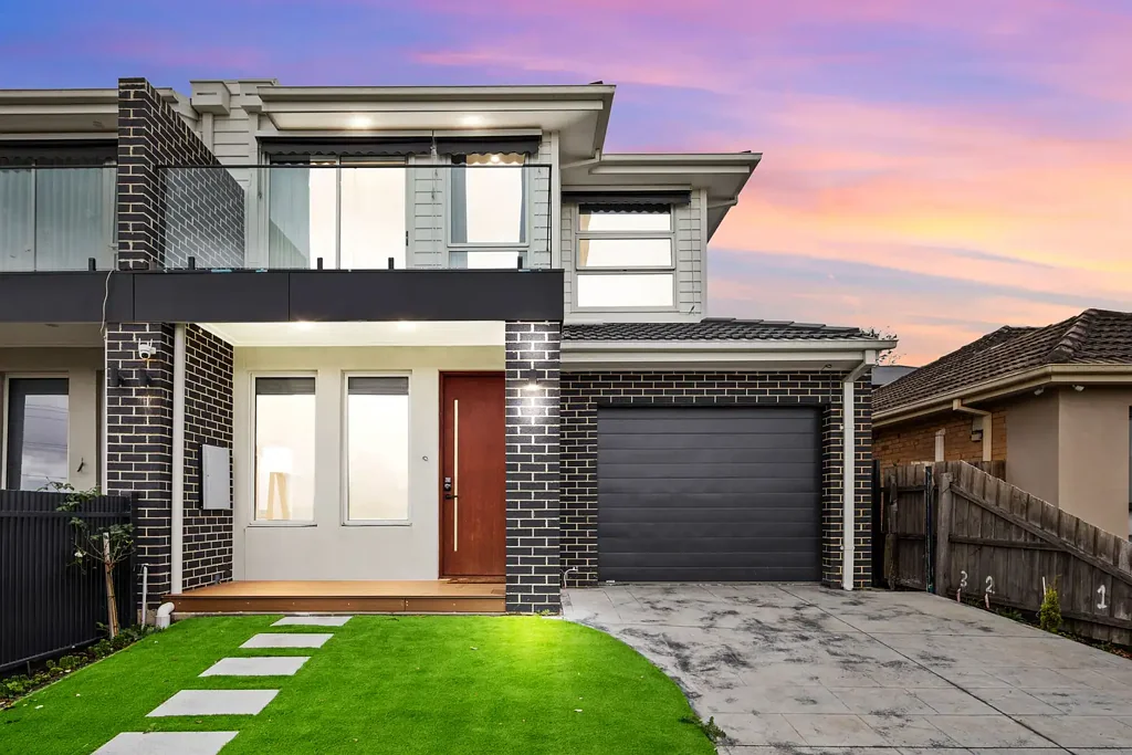 Sunshine North 4Zimmer BRAND-NEW PERFECTION IN A PRIME SUNSHINE NORTH LOCATION