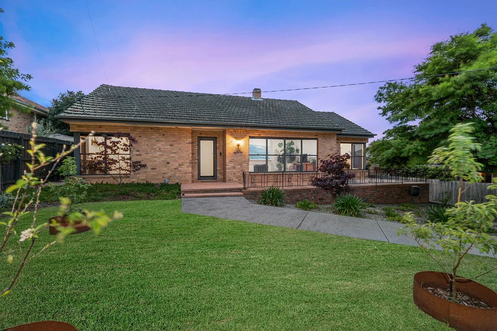 210 Mount Pleasant Road, Highton, VIC 3216