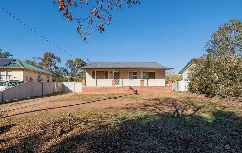 Parkes 3 Slaapkamer Neat, Tidy & Ready to Enjoy