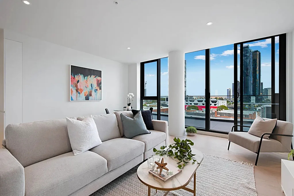 Luxurious furnished Two Bed Apartment + Big Cloakroom
