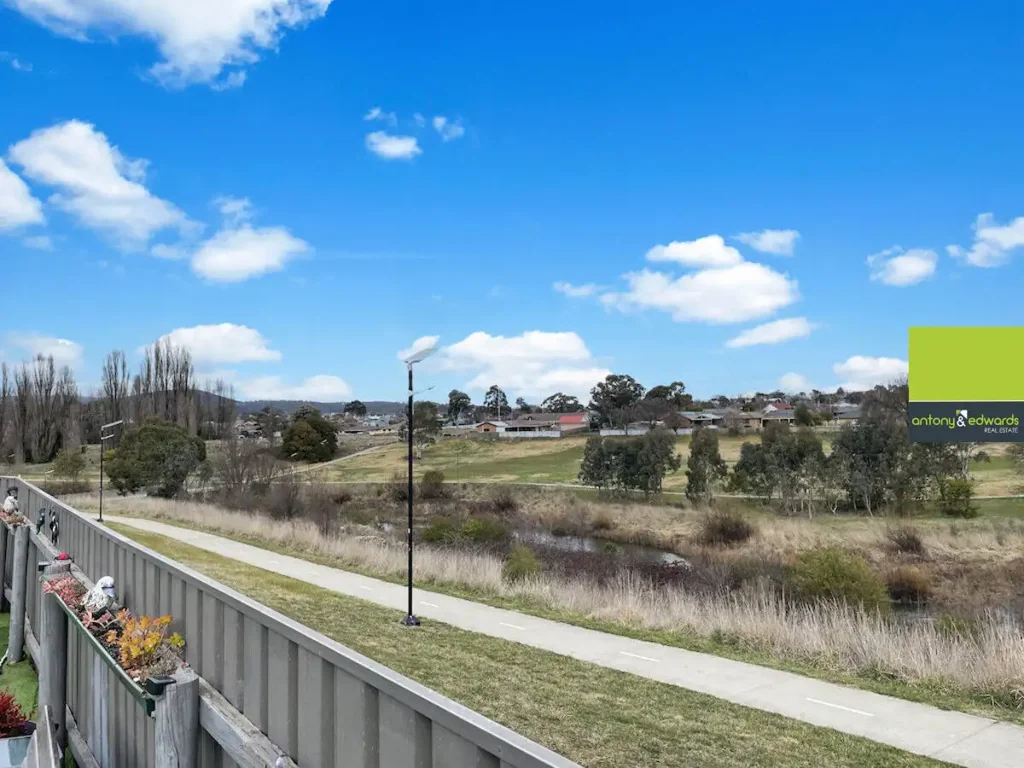8 Parkside Place, Goulburn, NSW 2580