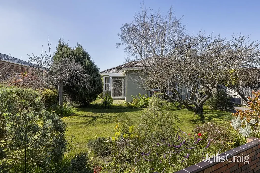 Murrumbeena 3બેડરૂમ Wide open to parkside potential