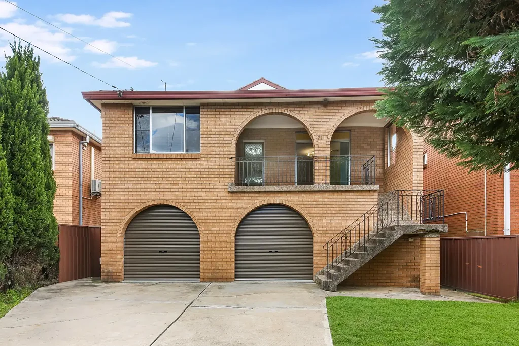 Parramatta 6ਬੈੱਡਰੂਮ FULL BRICK 6 BEDROOM HOME WITH DUAL LIVING FLEXABILITY