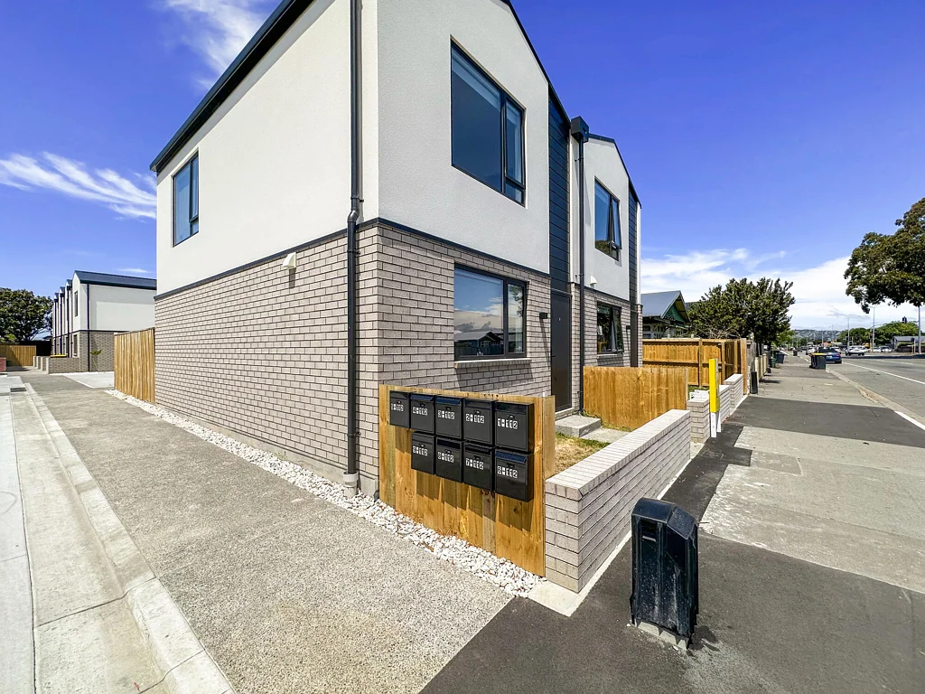 Phillipstown 2房  Selling Fast - 14 sold, Last 4 left