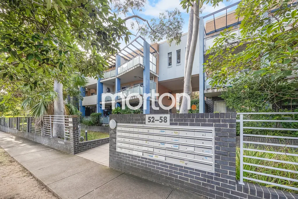 Stylish two-bedroom apartment in prime Homebush West location
