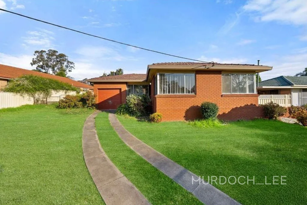 Convenient, Low-Maintenance Living in a Prime Location !