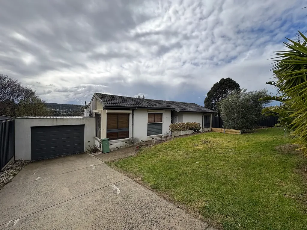 3 BEDROOM HOME WITH POOL