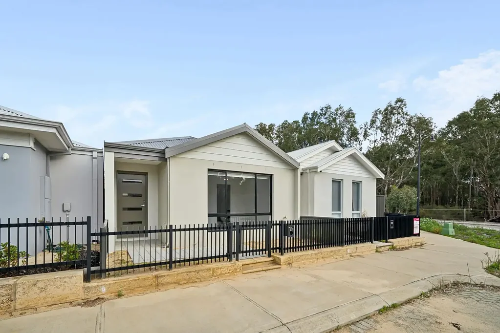 Modern Parkside Living in Baldivis Parks Estate