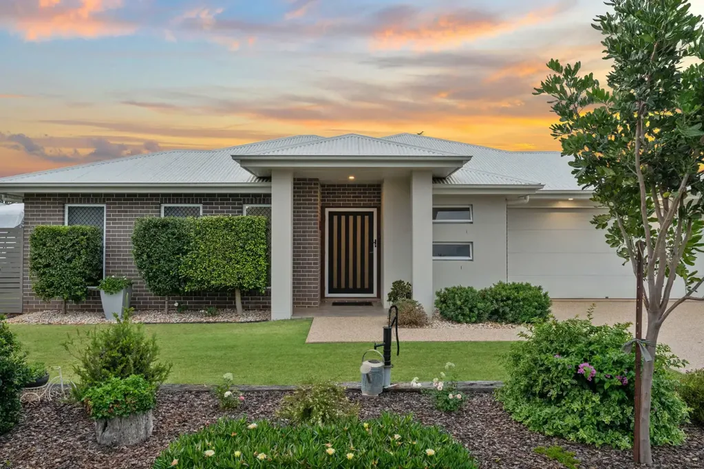 Westbrook 4ਬੈੱਡਰੂਮ Immaculate Family Home With Side Access & Shed!