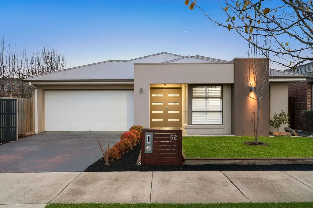 Armstrong Creek 4 Bedroom Home perfectly positioned for lifestyle & convenience