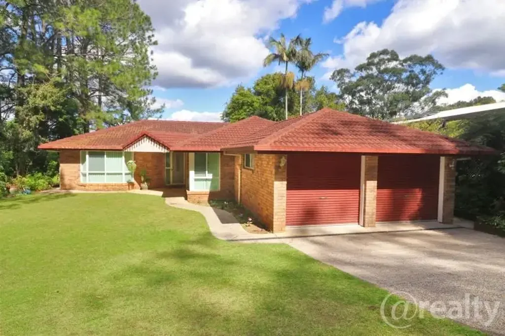 Flaxton 3 Bedroom Flaxton Acreage Family Home - Possible for Second Dwelling!