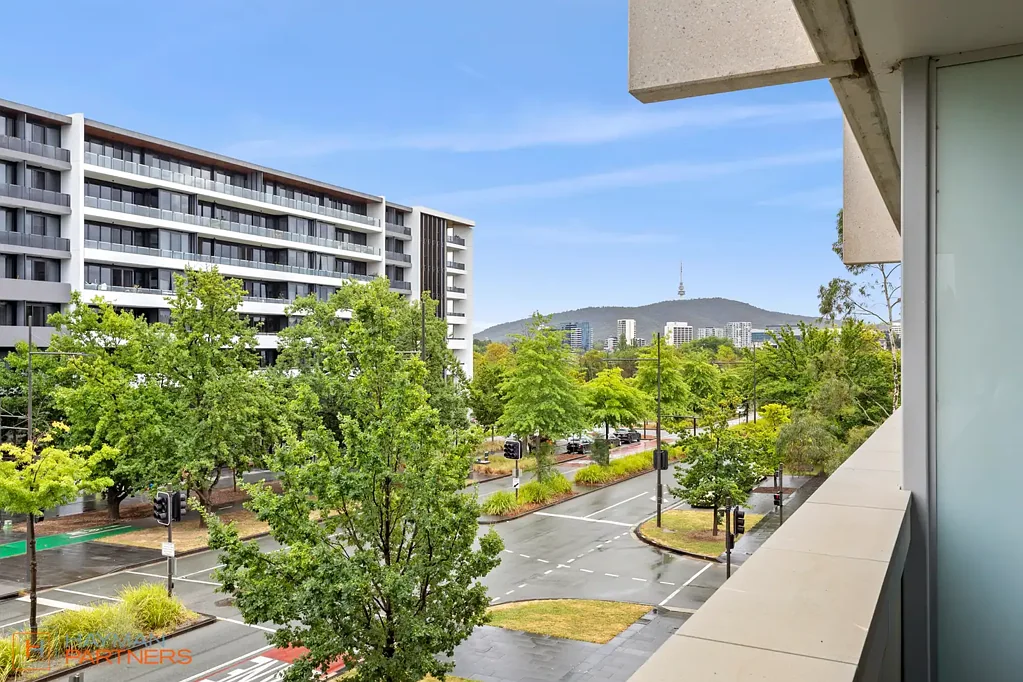 Reid 1 Bedroom Stylish Inner-City Living with Iconic Views