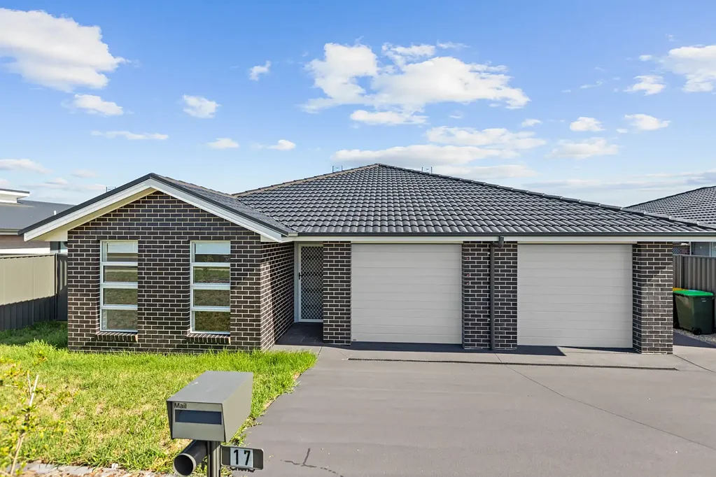 17A & 17B Font Hill Drive, Farley, NSW 2320