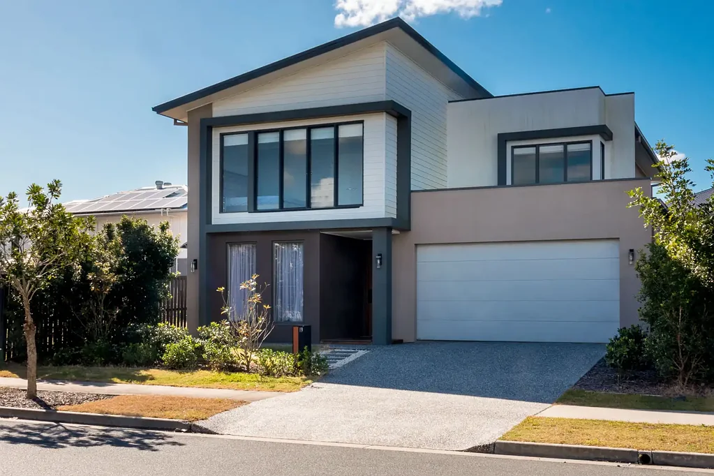 Luxury and Spacious,Bright with Show Home Finishes. Don't miss on this home!