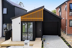 16 Paretao Street, Massey
